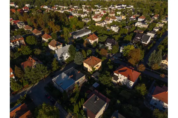 Wrocław, Krzyki, Brochów, Koreańska, Klasyczna przedwojenna willa miejska z ogrodem