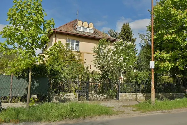 Wrocław, Krzyki, Brochów, Koreańska, Klasyczna przedwojenna willa miejska z ogrodem