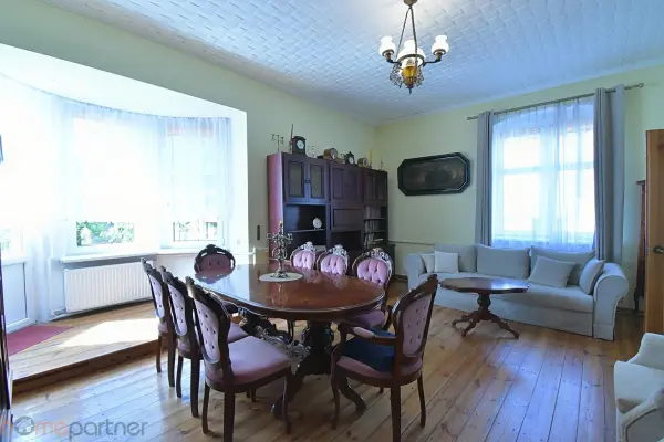 Wrocław, Krzyki, Brochów, Koreańska, Klasyczna przedwojenna willa miejska z ogrodem