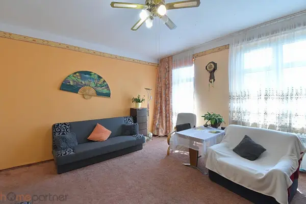 Wrocław, Krzyki, Brochów, Koreańska, Klasyczna przedwojenna willa miejska z ogrodem